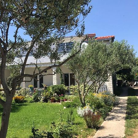Soba Za Odmor P&E Hotel Kastel Stafilic Exterior photo